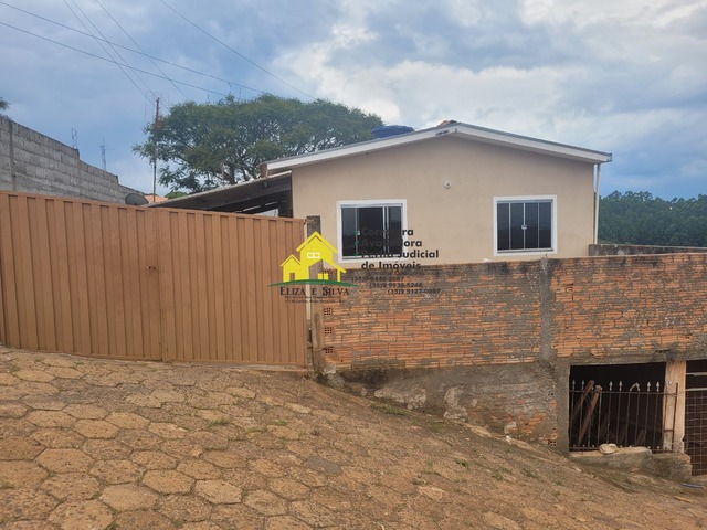 #984 - Casa para Venda em Nova Resende - MG