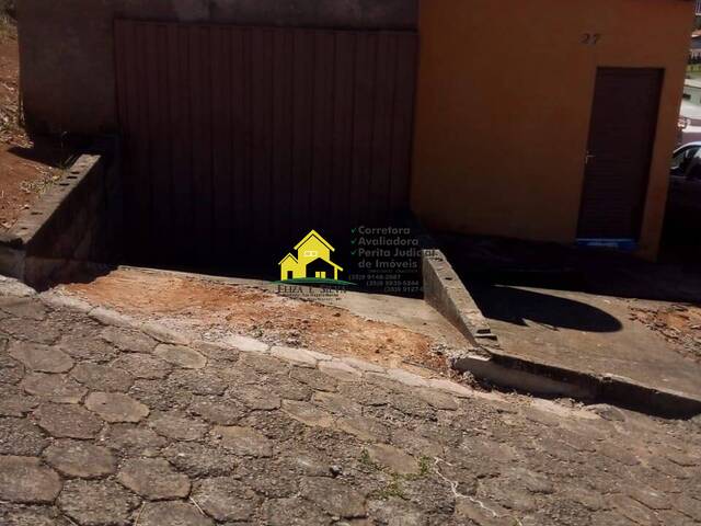 #990 - Casa para Venda em Nova Resende - MG