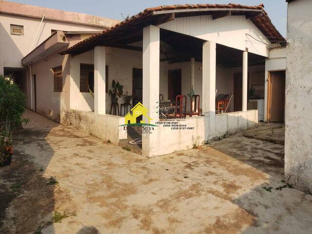 #1073 - Casa para Venda em Nova Resende - MG