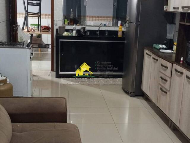 #1081 - Casa para Venda em Nova Resende - MG - 2